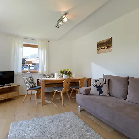 Am Lindenweg Apartment *